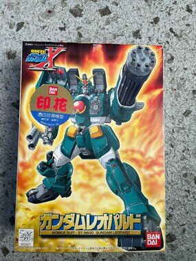 Bandai 1996 1/144 Gundam Leopard GT-9600 Mobile Suit Gundam X Model Kit Japan